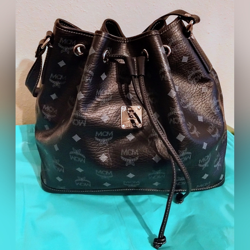 MCM Hobo Shoulder Bag Black Visetos EUC - Picture 11 of 11